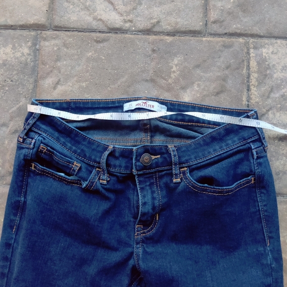 Hollister Dark Wash Size 3 short - Picture 6 of 8